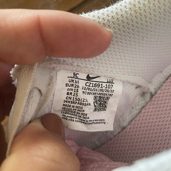 Pink and white Toddler Air Force 1’s. - Picture 5 of 5